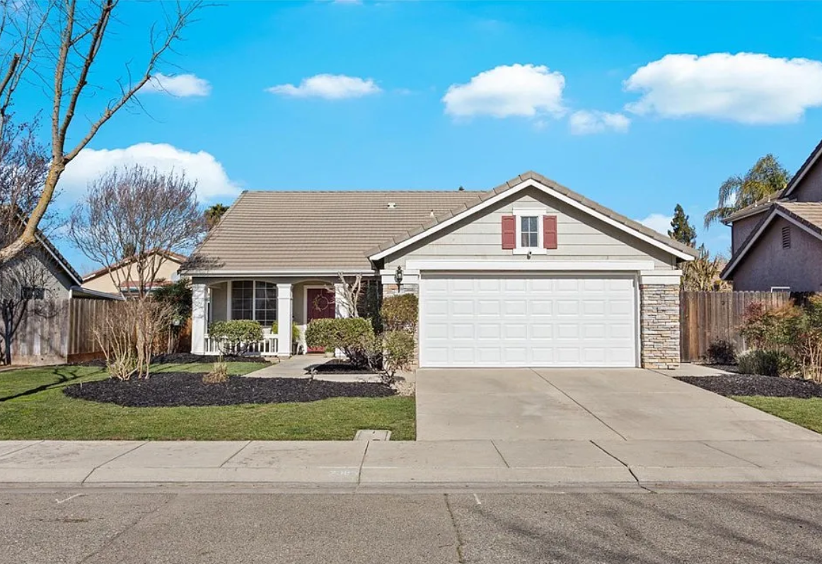 2085 Pinehurst Court