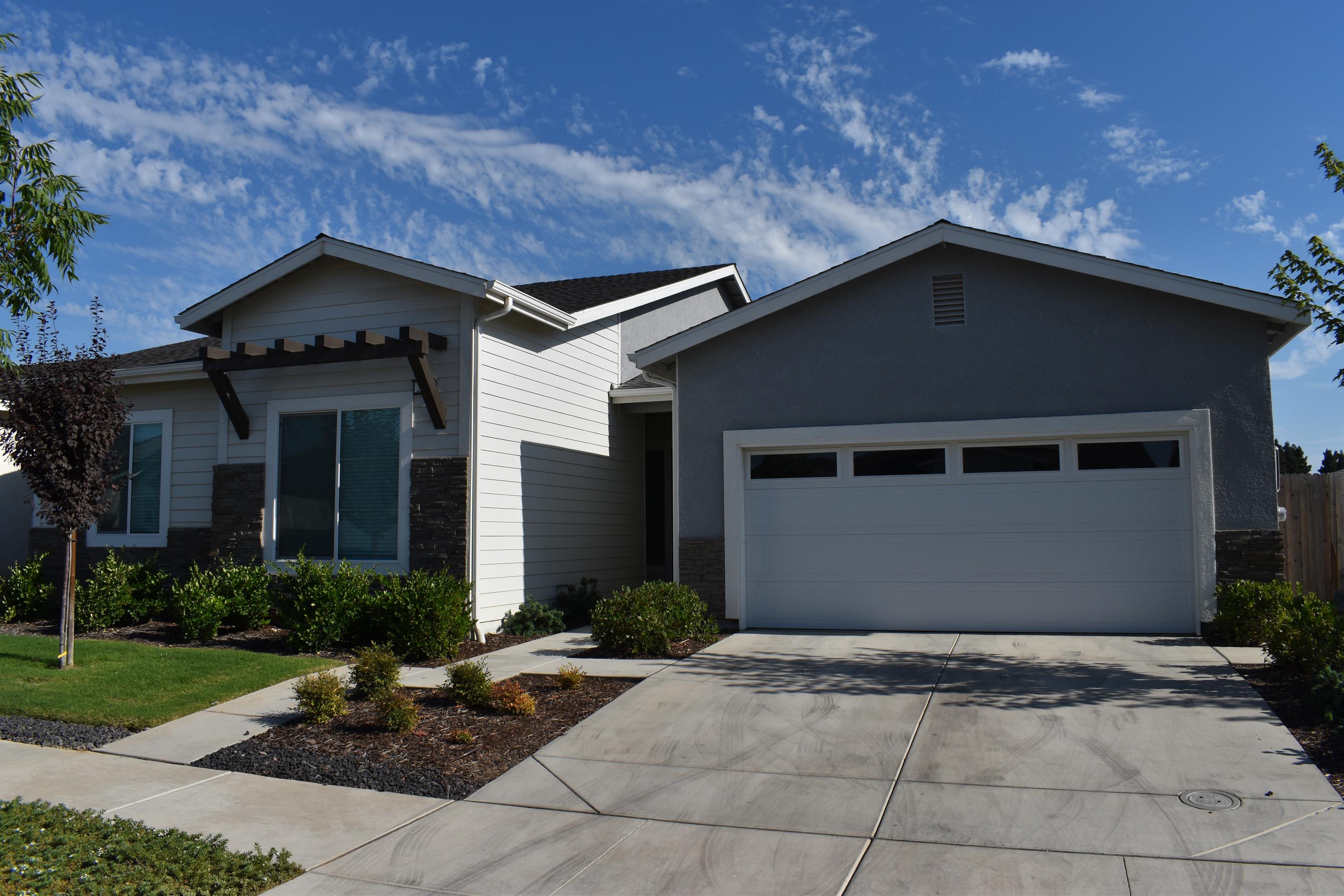 2446 Bastidas Drive